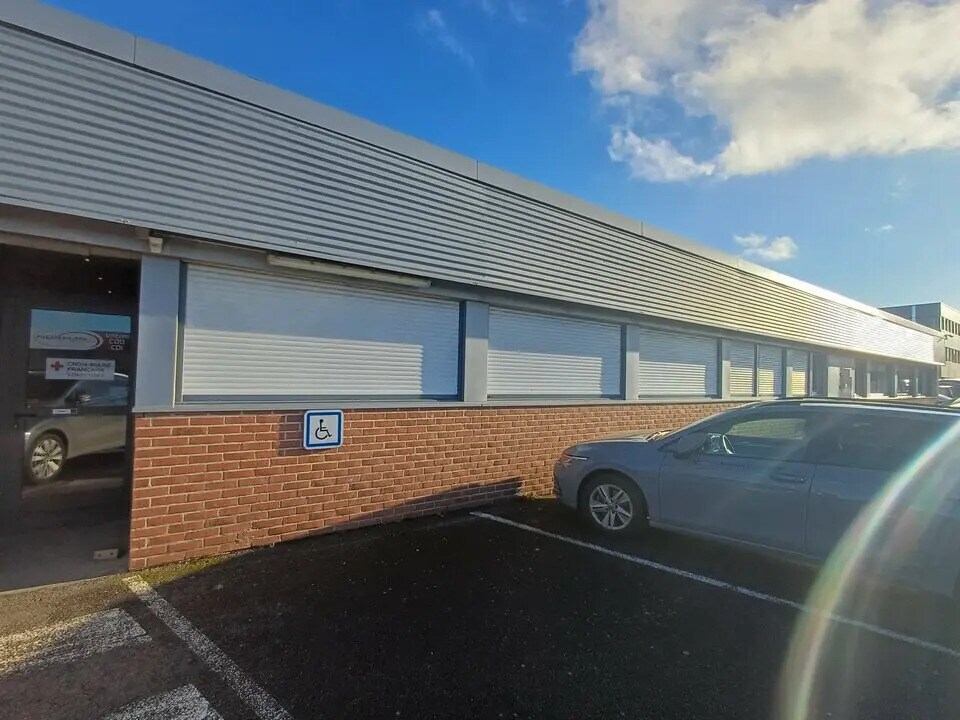 Bureau dans Mondeville à louer Photo de l’immeuble– Image 1 sur 5