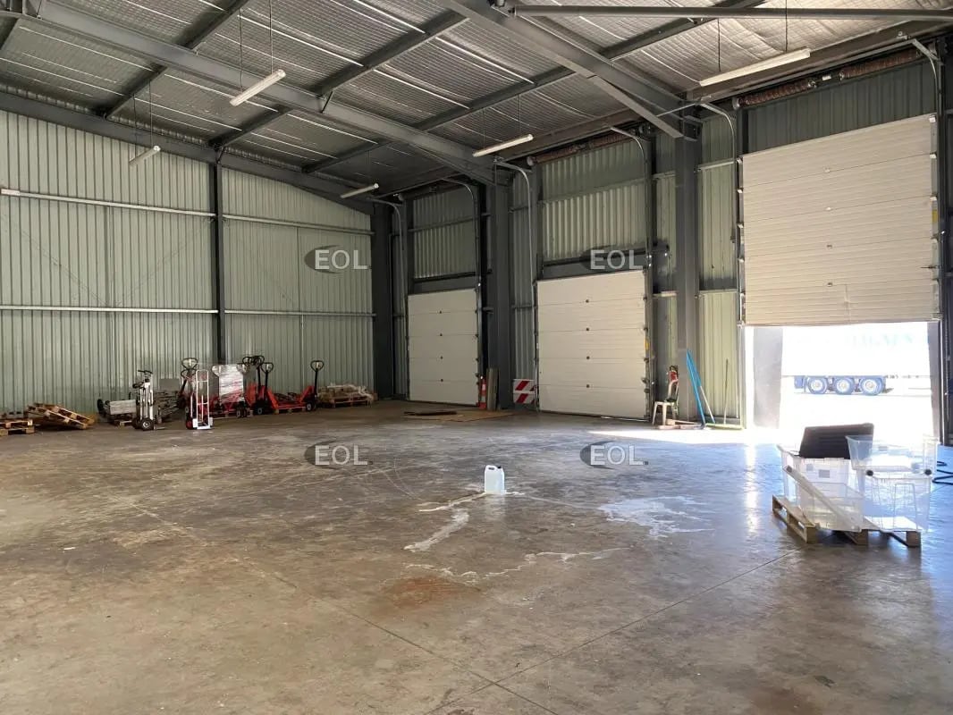 Local d’activités dans Cheval-Blanc à louer Photo de l’immeuble– Image 1 sur 6