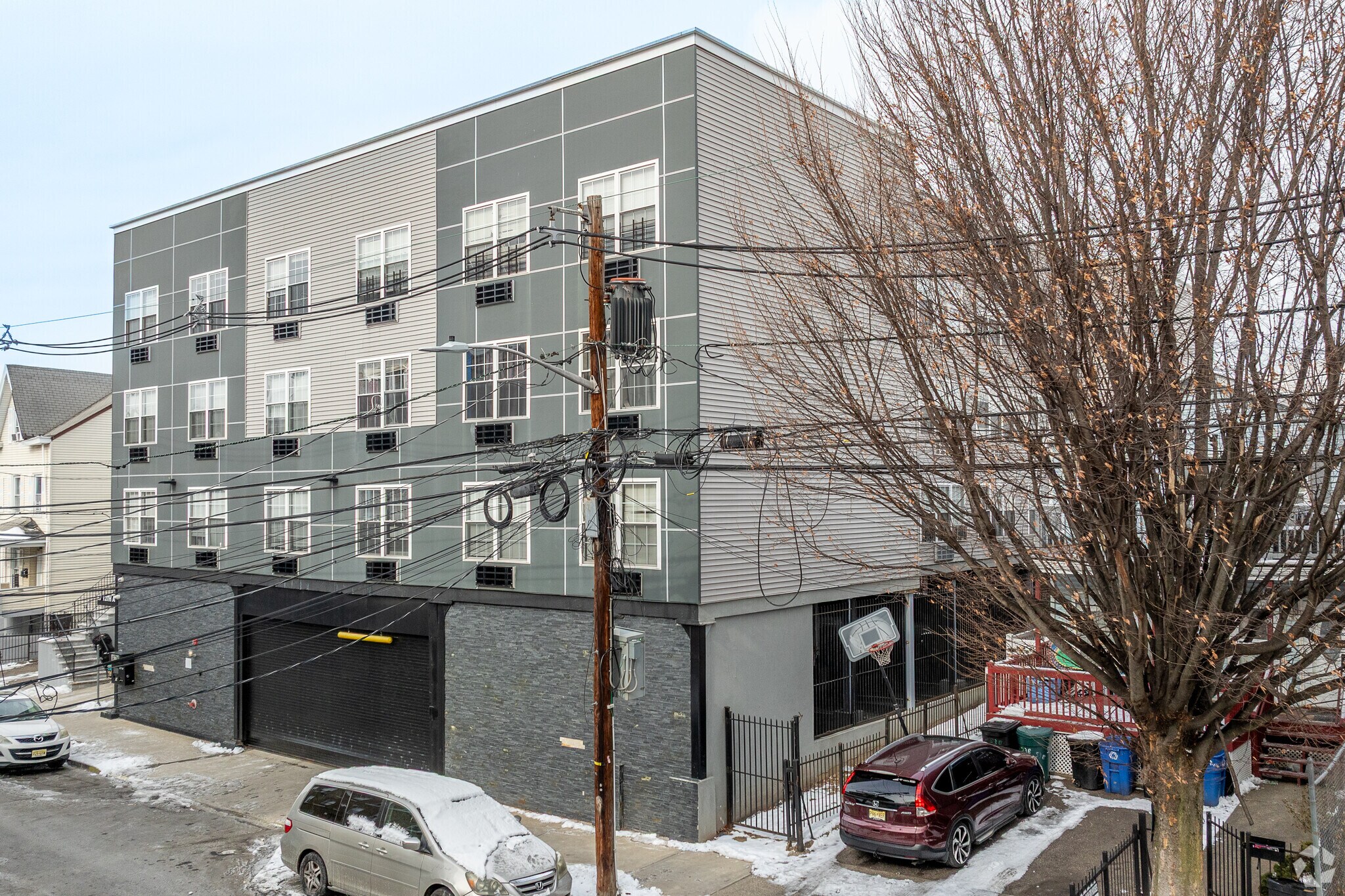 47 12th Ave, Paterson, NJ à vendre Photo principale– Image 1 sur 10