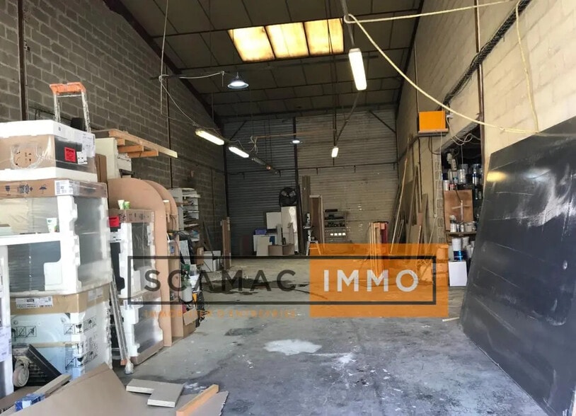 Industriel/Logistique dans Stains à louer - Photo intérieure – Image 2 sur 6