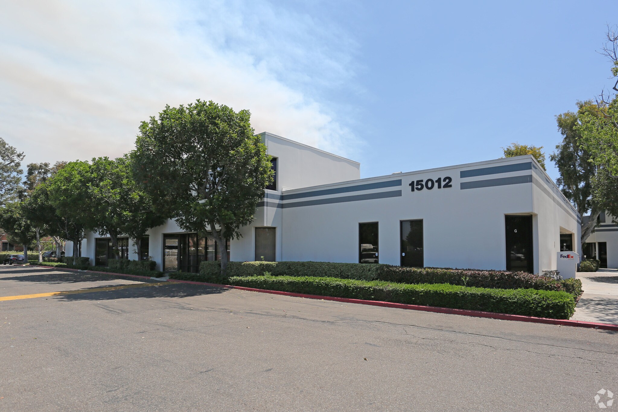 15102 Red Hill Ave, Tustin, CA à louer Photo de l’immeuble– Image 1 sur 52