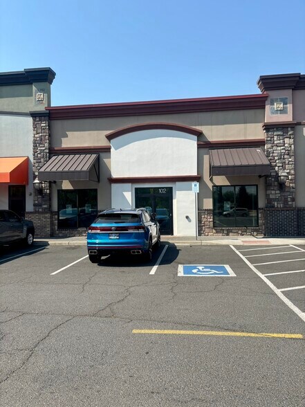 1251 E McAndrews, Medford, OR à louer - Photo de l’immeuble – Image 1 sur 26