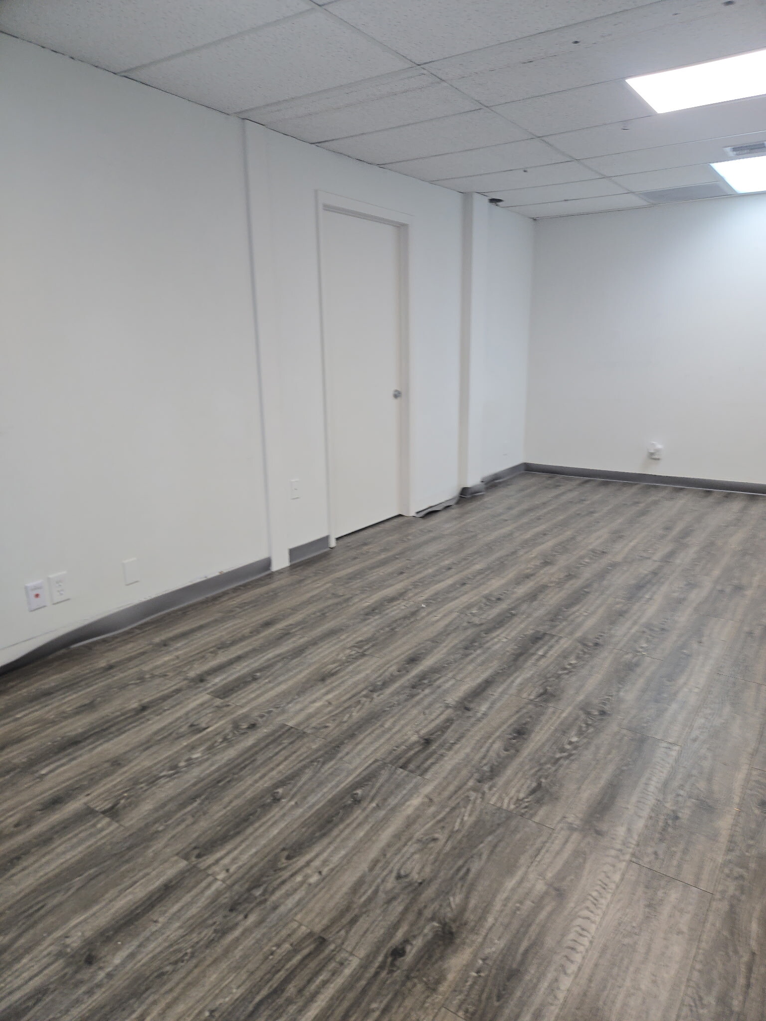 6405 NW 36th St, Miami, FL à louer Photo intérieure– Image 1 sur 2