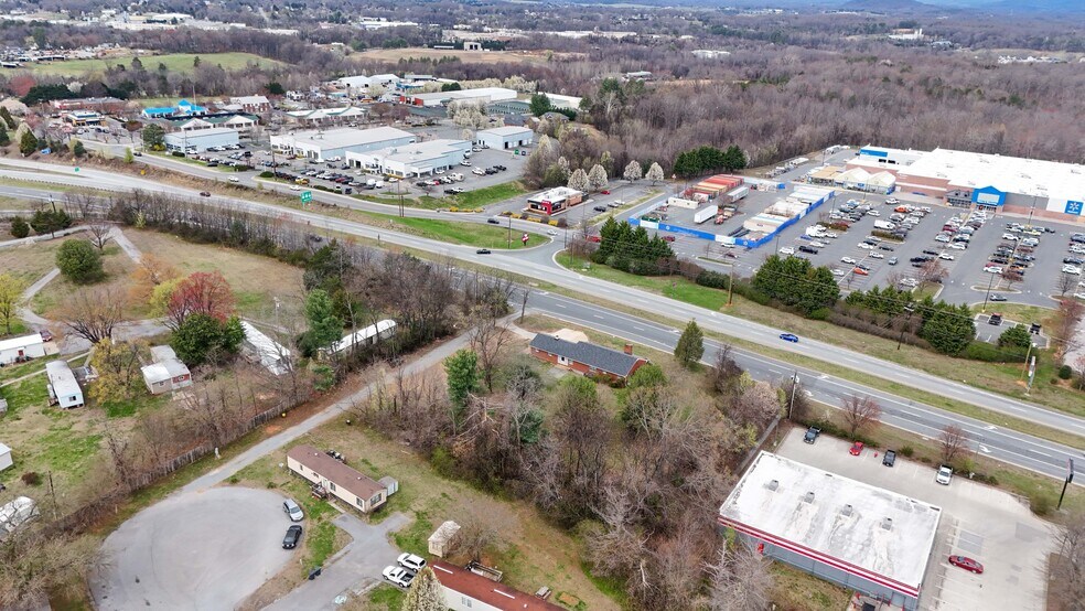 1001 E Lynchburg Salem Tpke, Bedford, VA à vendre - Photo de l’immeuble – Image 3 sur 92