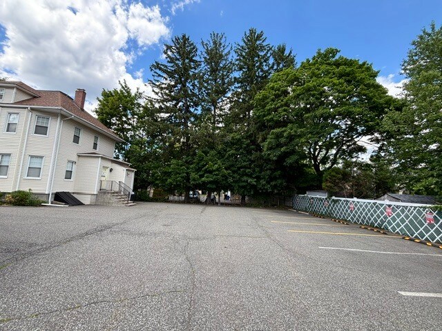 259 Kinderkamack Rd, Westwood, NJ à louer - Photo de l’immeuble – Image 3 sur 16