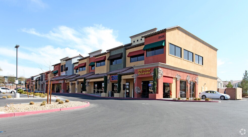 2525 W Horizon Ridge Pky, Henderson, NV à louer - Photo de l’immeuble – Image 3 sur 7