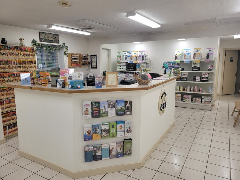 220 Brook St, Clinton, MA à vendre - Photo intérieure – Image 3 sur 8