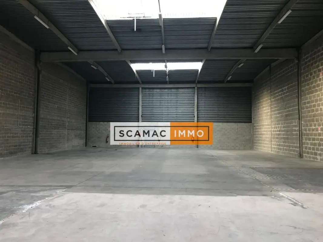 Industriel/Logistique dans Vitry-sur-Seine à louer Photo de l’immeuble– Image 1 sur 5