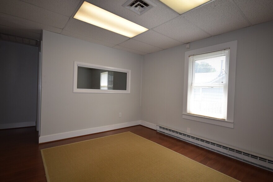 7139 Shreve Rd, Falls Church, VA à louer - Photo de l’immeuble – Image 2 sur 6