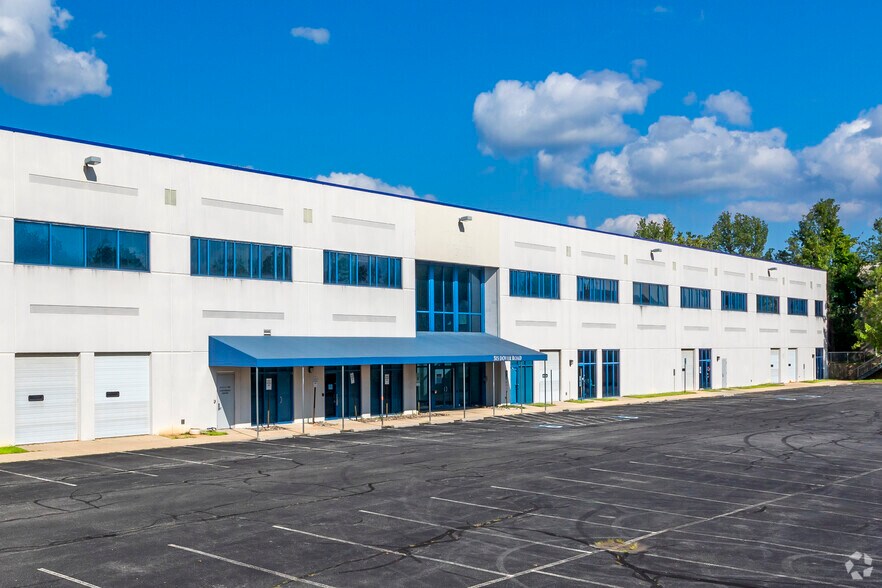 515 Dover Rd, Rockville, MD à louer - Photo de l’immeuble – Image 2 sur 3