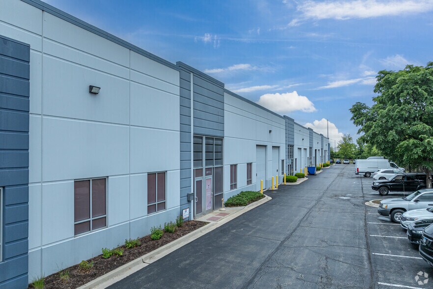 1000 W Crossroads Pkwy, Bolingbrook, IL à louer - Photo de l’immeuble – Image 2 sur 5