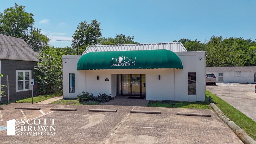 1103 Elm, Denton, TX à louer - Photo de l’immeuble – Image 1 sur 5