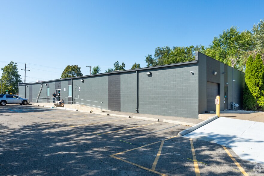 Harris Rd Properties portefeuille de 3 biens à vendre sur LoopNet.fr - Photo principale – Image 1 sur 4