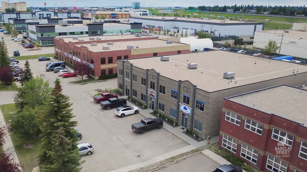 3255-3279 114th Ave SE, Calgary, AB à louer - Vidéo sur l’annonce professionnelle – Image 2 sur 6