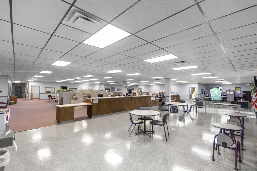 2021 Boll Weevil Cir, Enterprise, AL à vendre - Photo de l’immeuble – Image 3 sur 17