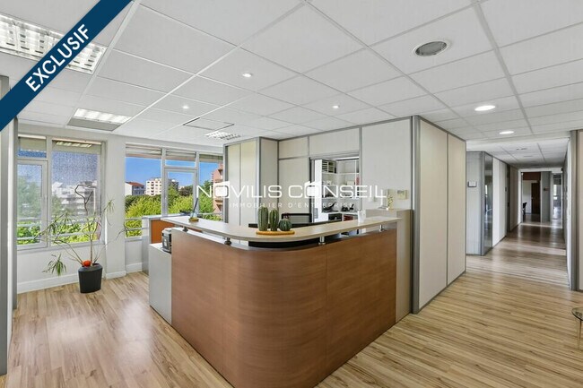 Plus de détails pour Bureau à vendre
