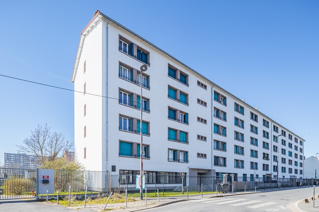 Plus de détails pour 3 Rue Molière, Ivry-sur-Seine - Local commercial à louer