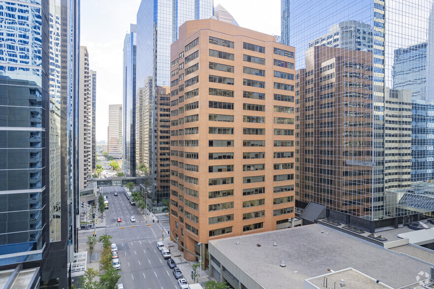 407 2nd St SW, Calgary, AB à louer - Photo principale – Image 1 sur 10