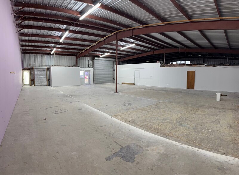 618 Washburn Rd, Melbourne, FL à louer - Photo de l’immeuble – Image 3 sur 7
