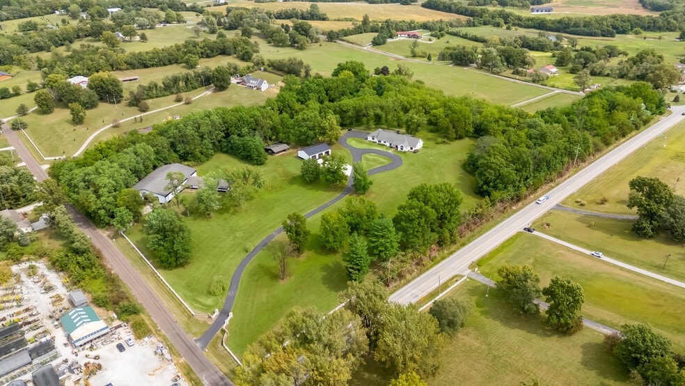1901 Moffet Rd, Saint Joseph, MO à vendre - Photo principale – Image 1 sur 63