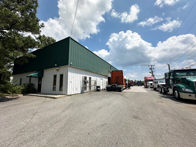 9 Aviation Ct, Garden City, GA à louer - Photo de l’immeuble – Image 3 sur 4