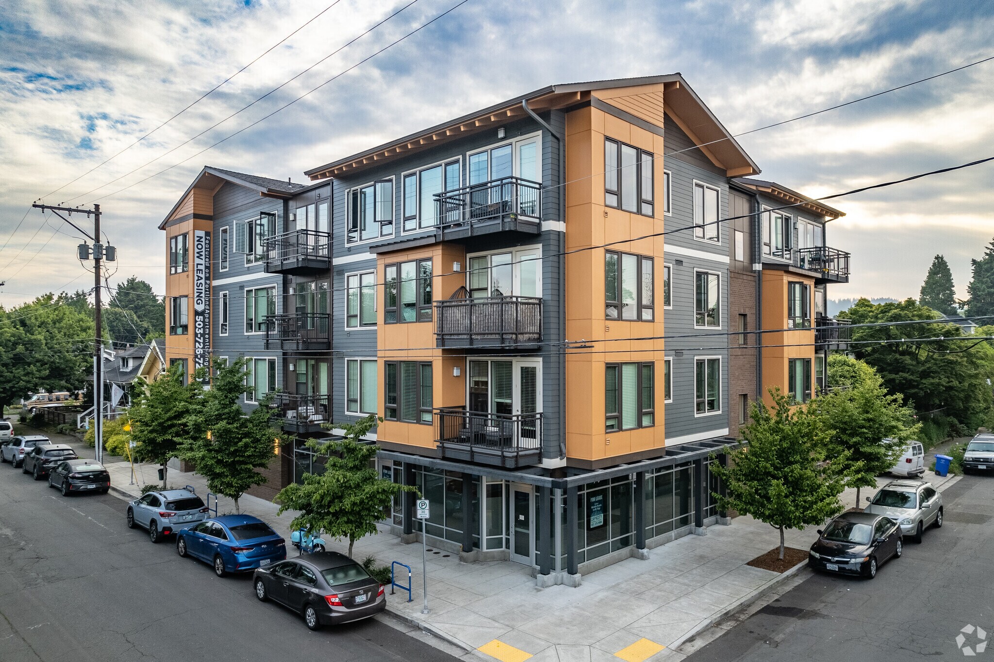 2350 SE 37th Ave, Portland, OR à louer Photo principale– Image 1 sur 6