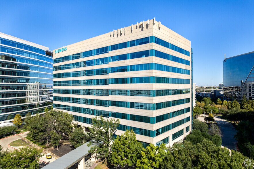 5800 Granite Pky, Plano, TX à louer - Photo de l’immeuble – Image 2 sur 15