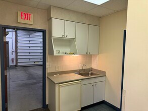 5970 Cochran Rd, Solon, OH à louer Photo de l’immeuble– Image 2 sur 10