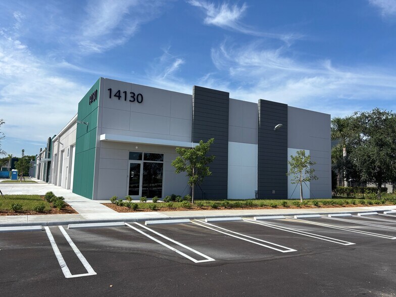14100 SW 136th St, Miami, FL à louer - Photo de l’immeuble – Image 1 sur 6