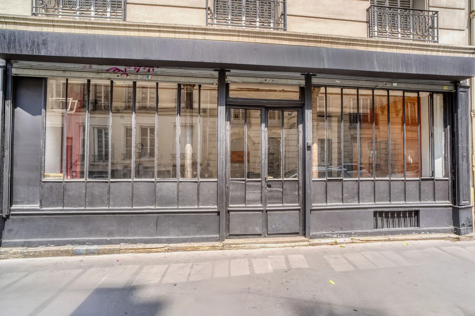 Bureau dans Paris à vendre Photo de l’immeuble– Image 1 sur 10