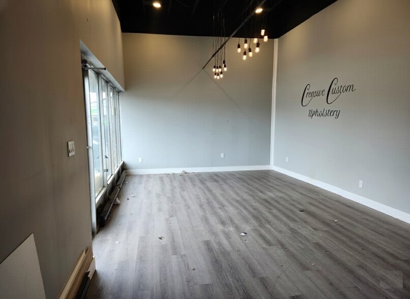 1 Hiscott St, St Catharines, ON à louer - Photo de l’immeuble – Image 2 sur 14