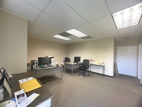 222 N Mountain Ave, Upland, CA à louer Photo intérieure– Image 2 sur 10