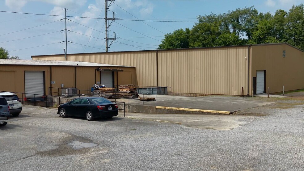 2325 Highway 411 N, Etowah, TN à louer - Vidéo sur l’annonce professionnelle – Image 2 sur 5