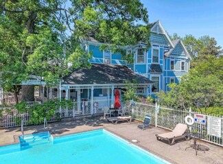 Plus de détails pour 211 Wisconsin Ave, Wisconsin Dells, WI - Hôtellerie à vendre