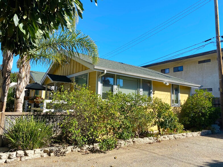 5392 Hollister Ave, Santa Barbara, CA à vendre - Photo de l’immeuble – Image 1 sur 10