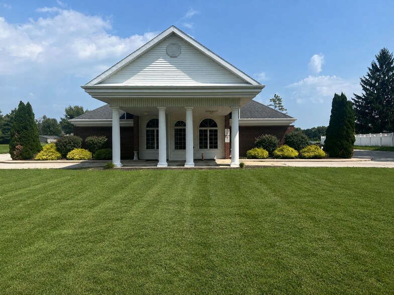 824 N Huntington Ave, Warren, IN à louer - Photo de l’immeuble – Image 2 sur 7