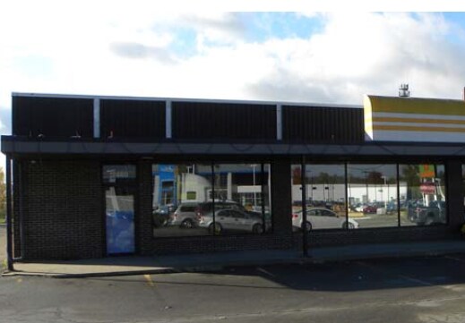 2460 28th St SE, Grand Rapids, MI à louer Photo de l’immeuble– Image 1 sur 21