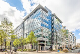 Plus de détails pour Rue Camille Desmoulins, Issy-les-Moulineaux - Coworking à louer