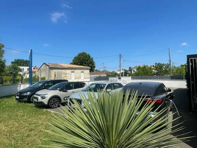Plus de détails pour 16 Avenue De Magudas, Mérignac - Local commercial à vendre