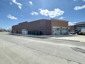 133-40 79th St, Jamaica, NY à louer Photo de l’immeuble– Image 1 sur 8
