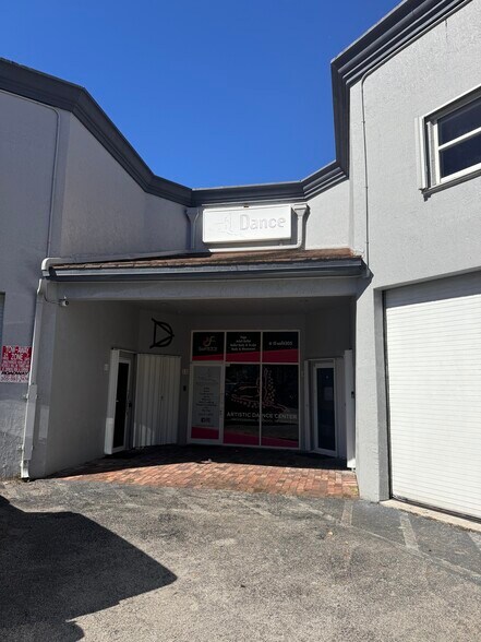 10181 NW 58th St, Miami, FL à louer - Photo de l’immeuble – Image 3 sur 8