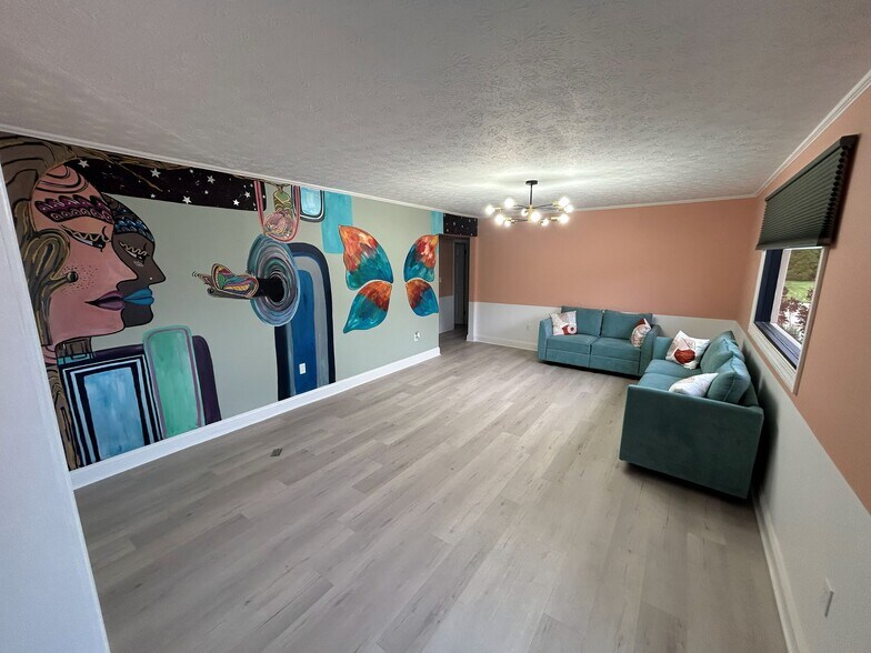 4466 Morse Rd, Columbus, OH à vendre - Photo de l’immeuble – Image 3 sur 28
