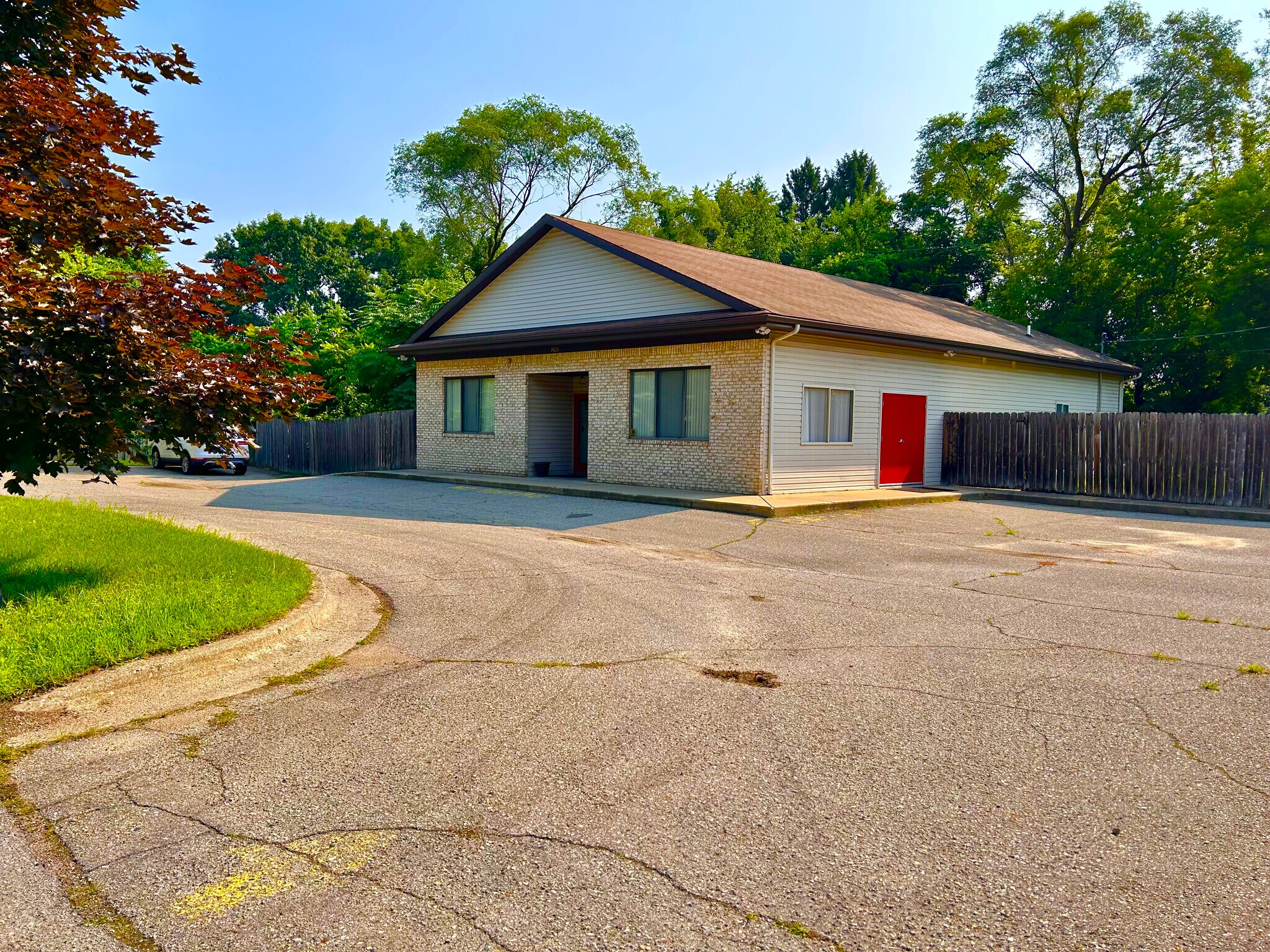 3620 N Duck Lake Rd, Highland, MI à louer Photo principale– Image 1 sur 3