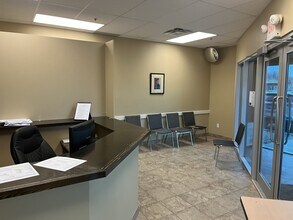 1040 Champlain St, Dieppe, NB à louer Photo intérieure– Image 2 sur 5