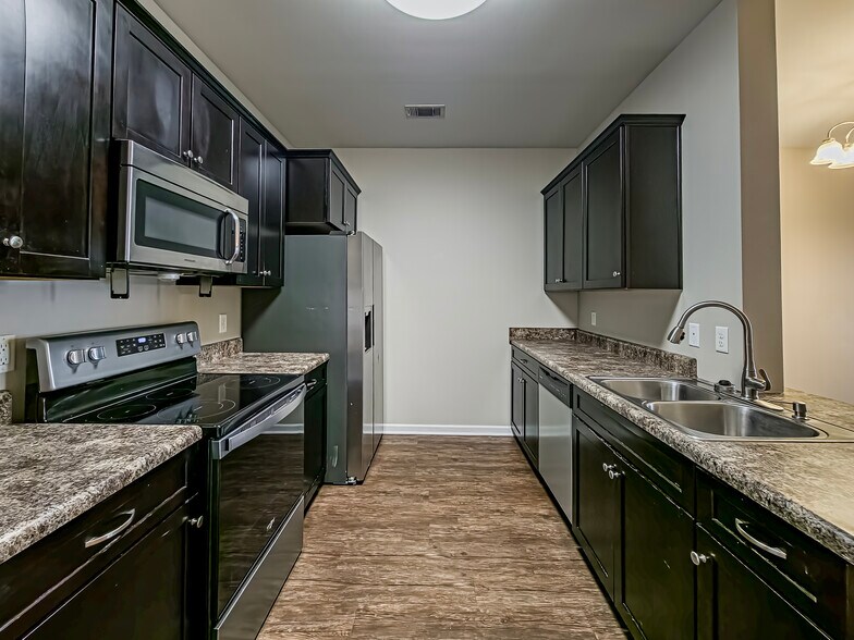 615 Glade Fern Way, Tifton, GA à vendre - Photo intérieure – Image 3 sur 51