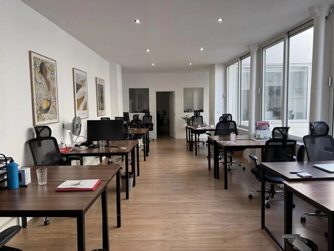 Plus de détails pour Local commercial à louer