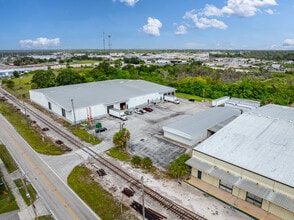 2930 Maine Ave, Lakeland, FL à louer Photo intérieure– Image 2 sur 17