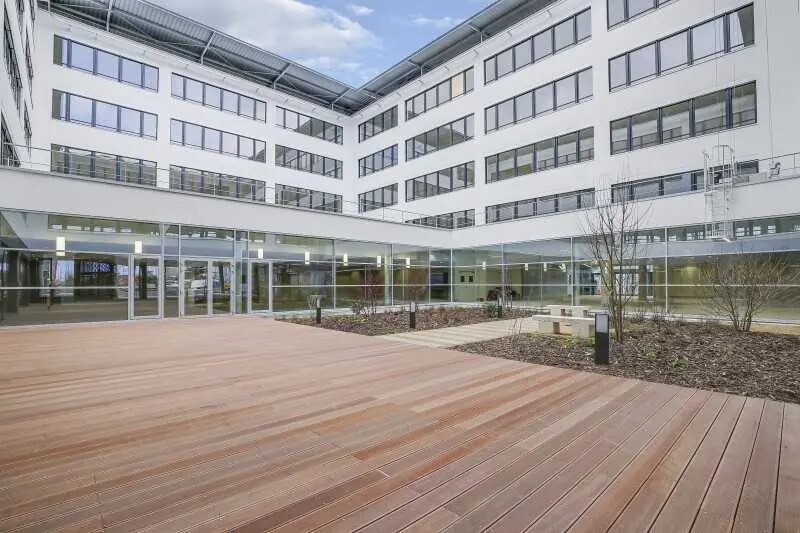 53 Rue Du Port, Nanterre à louer - Photo de l’immeuble – Image 2 sur 4