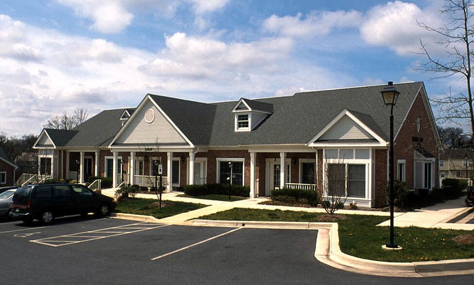 11906 Darnestown Rd, Gaithersburg, MD à louer - Photo principale – Image 1 sur 9