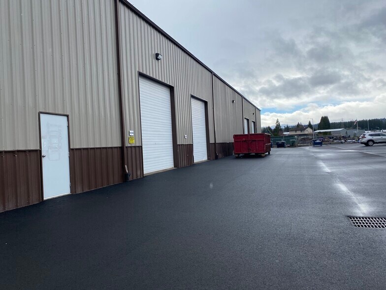 2455 NW Campus Dr, Estacada, OR à louer - Photo de l’immeuble – Image 2 sur 3